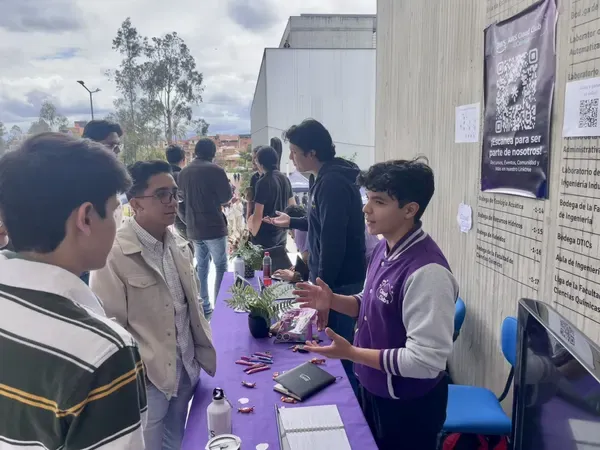 Introducción a AWS — Yachana Day UCuenca — foto 3