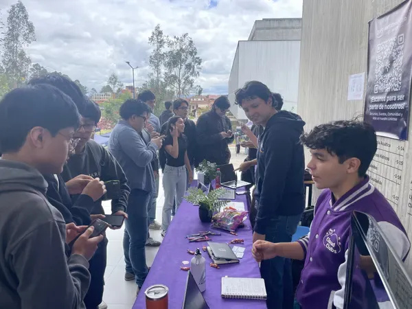Introducción a AWS — Yachana Day UCuenca — foto 8