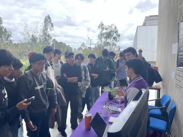 Introducción a AWS — Yachana Day UCuenca — foto 12