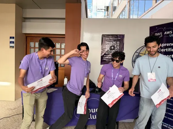 AWS Club en FLISol — foto 14