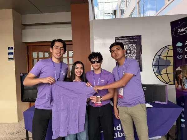 AWS Club en FLISol — foto 15