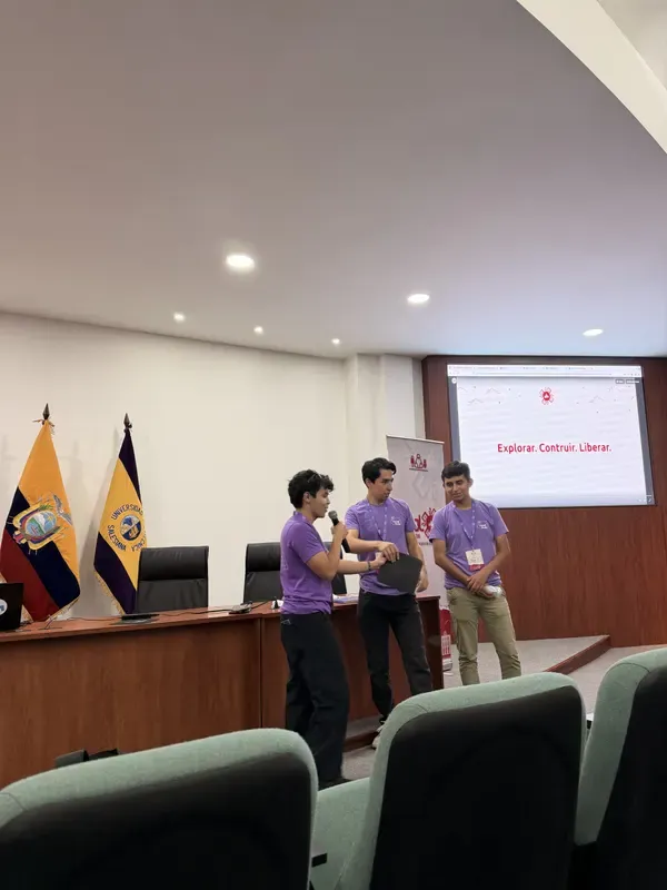 AWS Club en FLISol — foto 18