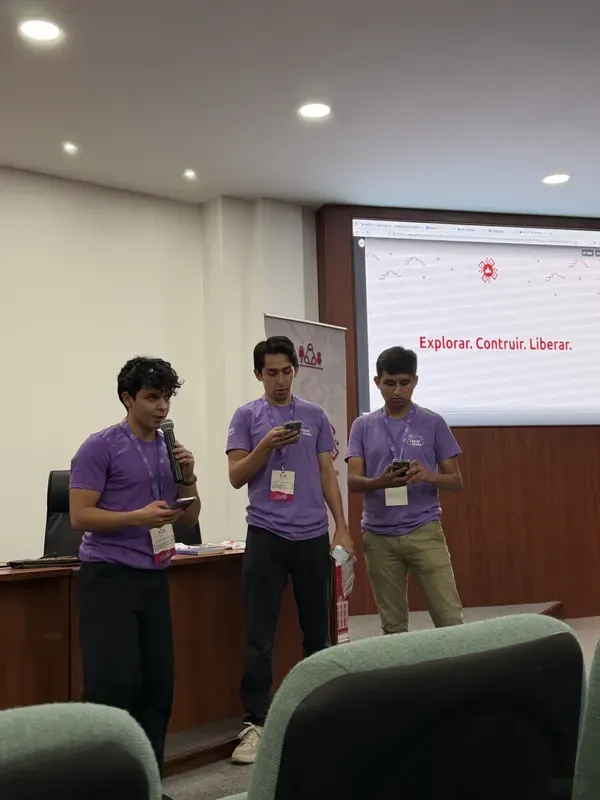AWS Club en FLISol — foto 19