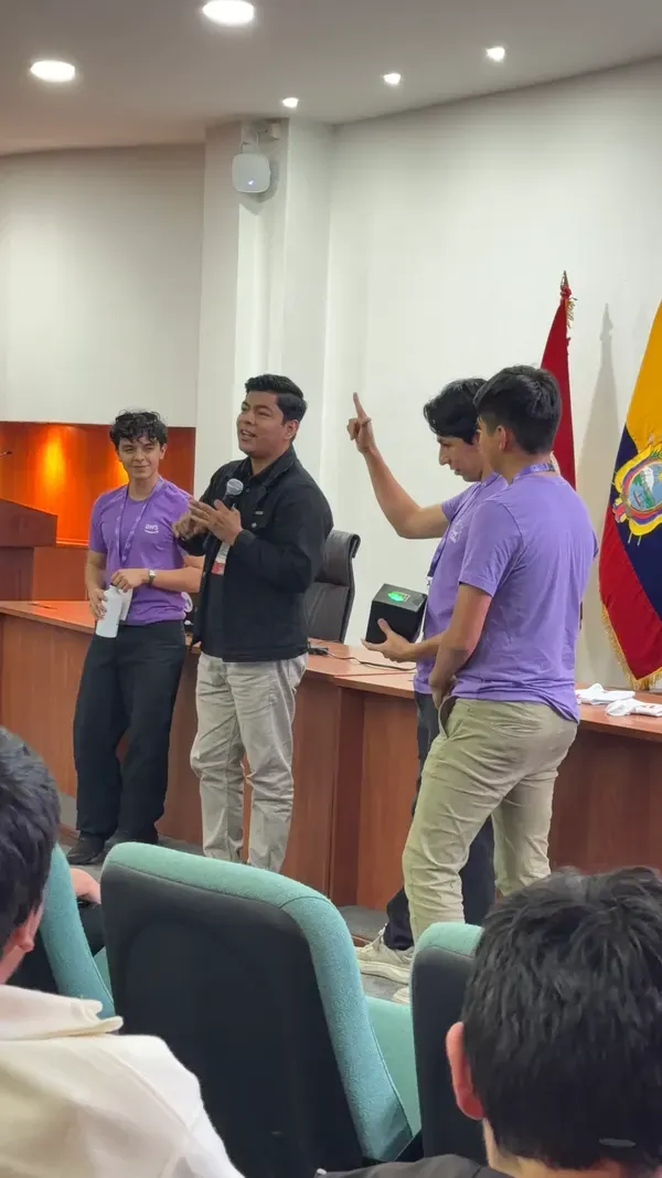 AWS Club en FLISol — foto 21