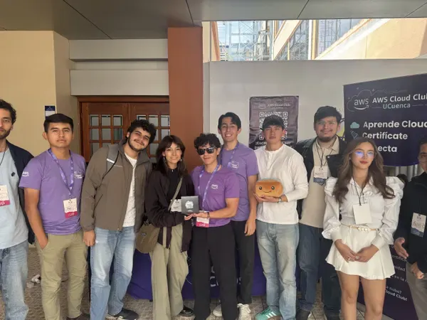 AWS Club en FLISol — foto 24